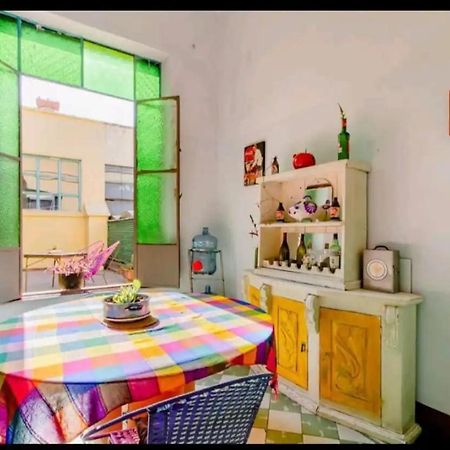 1 Guadalajara Corazon Del Centro Historico Hospedate En Una Casa Antigua En Una Habitacion Sencilla Con Areas Comunes Y Banos Compartidas ภายนอก รูปภาพ