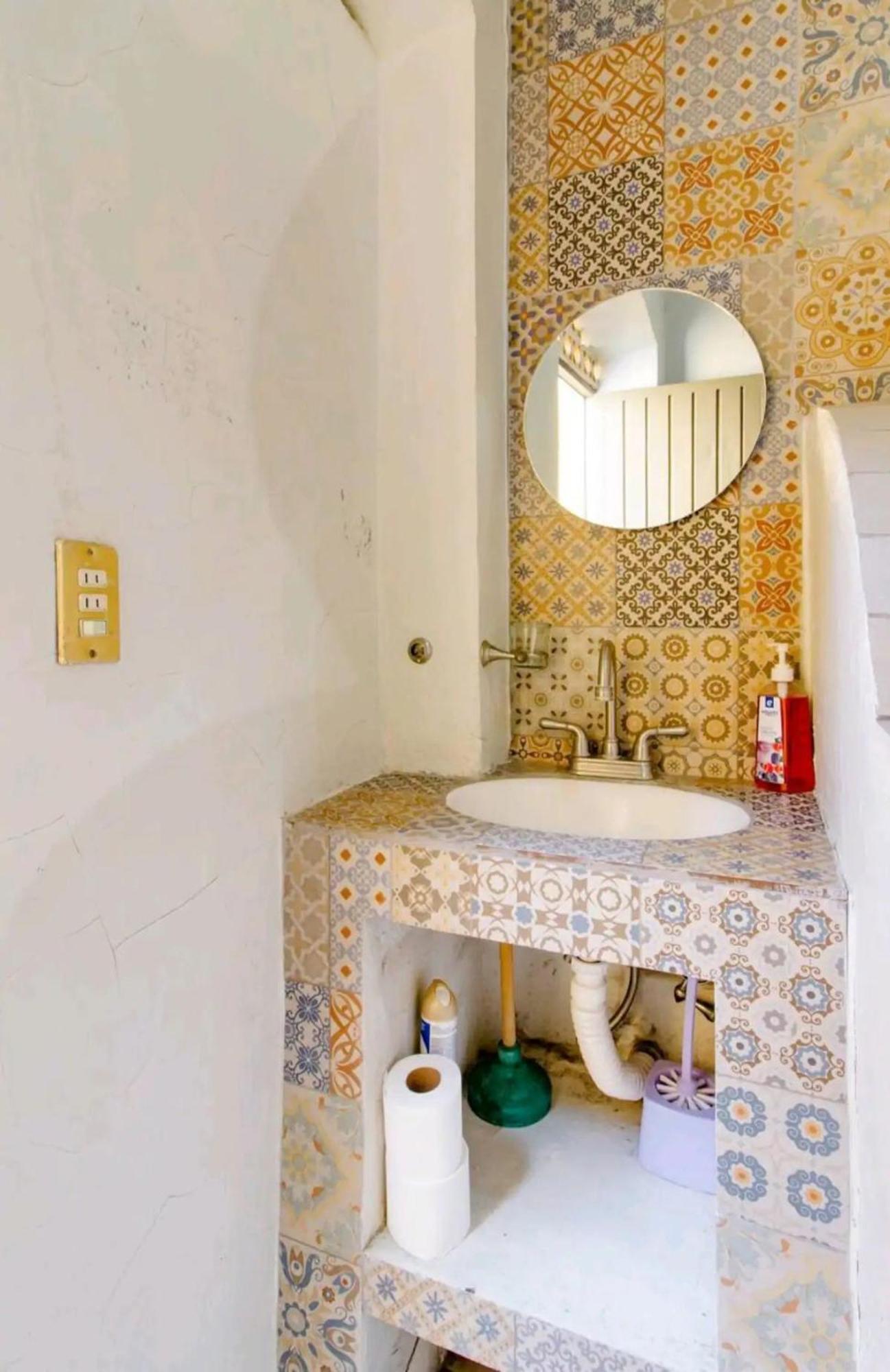 1 Guadalajara Corazon Del Centro Historico Hospedate En Una Casa Antigua En Una Habitacion Sencilla Con Areas Comunes Y Banos Compartidas ภายนอก รูปภาพ
